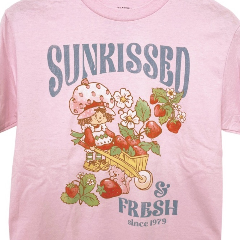 NWOT Strawberry Shortcake Sunkissed & Fresh Since 1979 T-Shirt Women’s Small